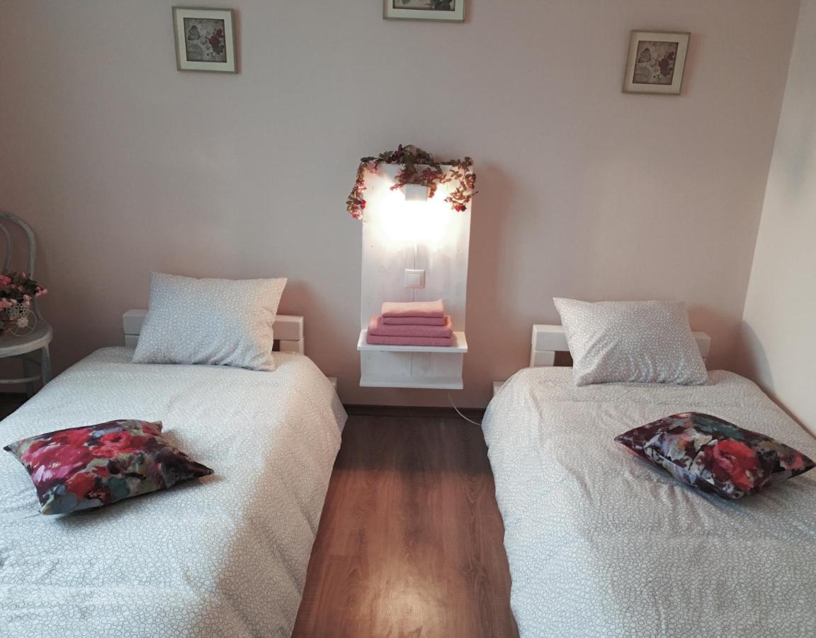 Kara Apartman Odorheiu Secuiesc Ngoại thất bức ảnh