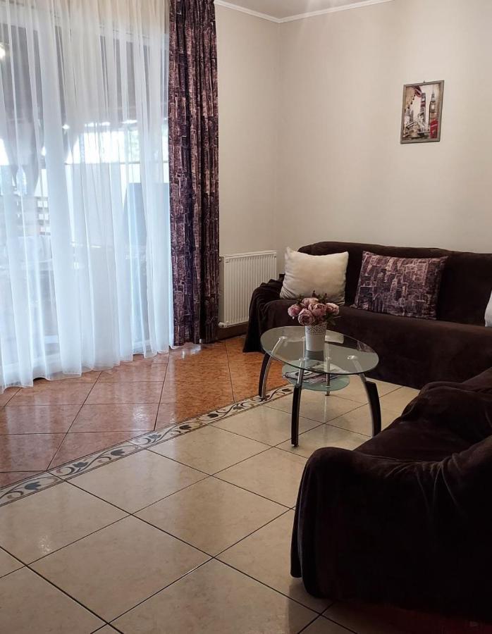 Kara Apartman Odorheiu Secuiesc Ngoại thất bức ảnh